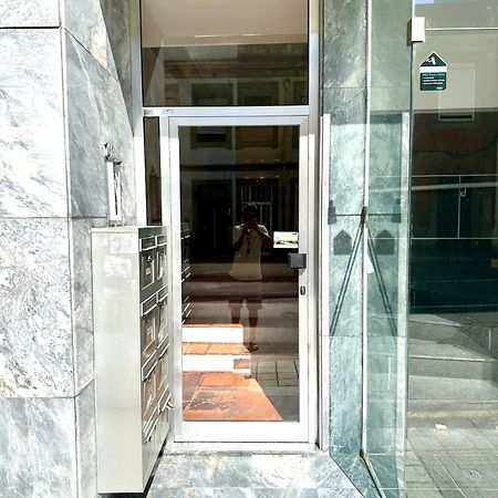 Renovado Com Ac, 2 Wc Completos, Terraco E Garagem Appartement Porto Buitenkant foto