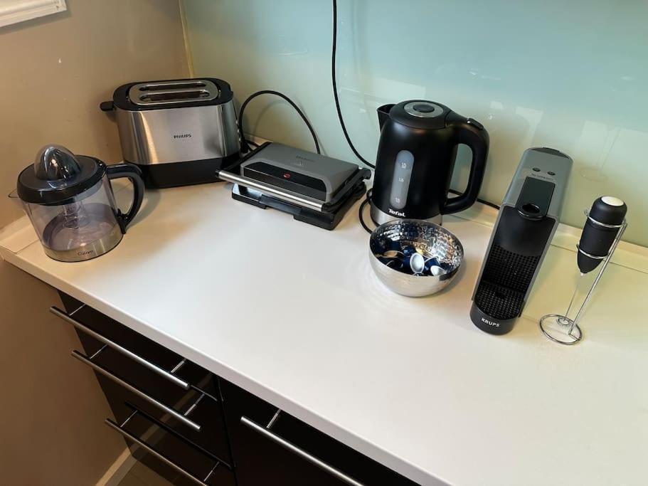 Renovado Com Ac, 2 Wc Completos, Terraco E Garagem Appartement Porto Buitenkant foto