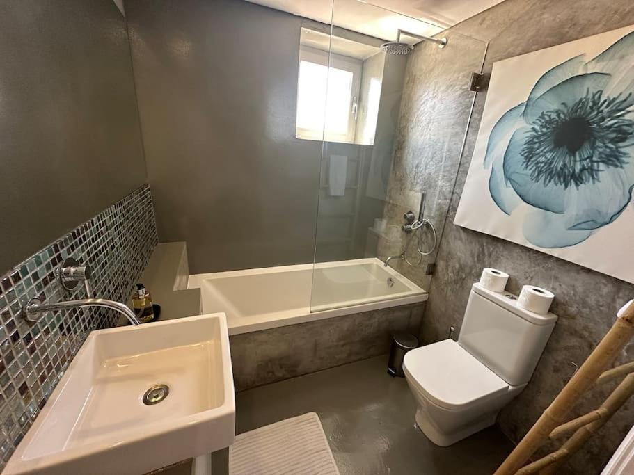 Renovado Com Ac, 2 Wc Completos, Terraco E Garagem Appartement Porto Buitenkant foto