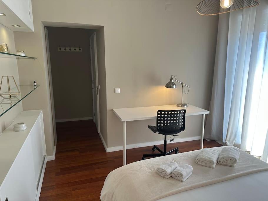 Renovado Com Ac, 2 Wc Completos, Terraco E Garagem Appartement Porto Buitenkant foto