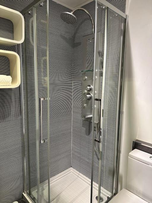 Renovado Com Ac, 2 Wc Completos, Terraco E Garagem Appartement Porto Buitenkant foto