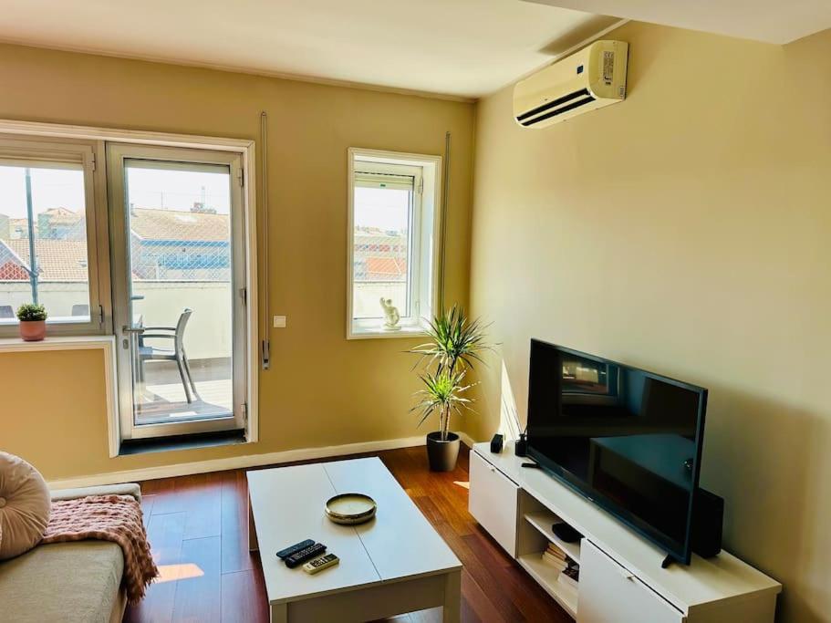 Renovado Com Ac, 2 Wc Completos, Terraco E Garagem Appartement Porto Buitenkant foto
