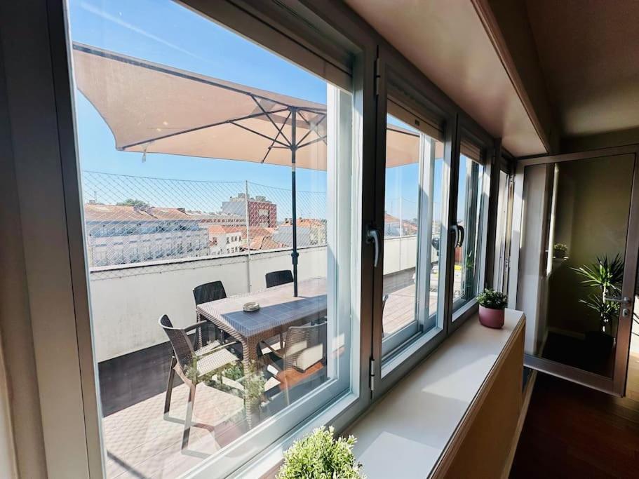 Renovado Com Ac, 2 Wc Completos, Terraco E Garagem Appartement Porto Buitenkant foto