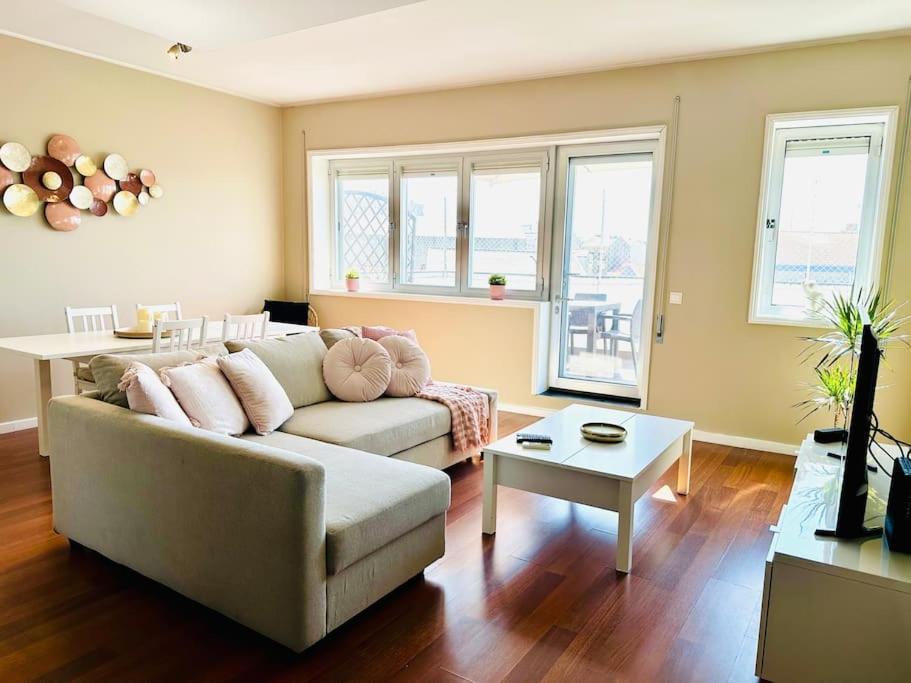 Renovado Com Ac, 2 Wc Completos, Terraco E Garagem Appartement Porto Buitenkant foto