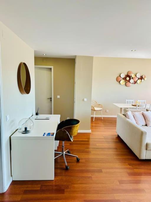Renovado Com Ac, 2 Wc Completos, Terraco E Garagem Appartement Porto Buitenkant foto