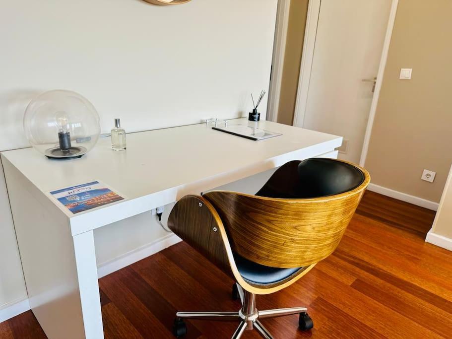 Renovado Com Ac, 2 Wc Completos, Terraco E Garagem Appartement Porto Buitenkant foto