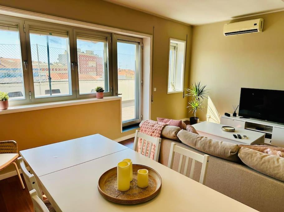 Renovado Com Ac, 2 Wc Completos, Terraco E Garagem Appartement Porto Buitenkant foto